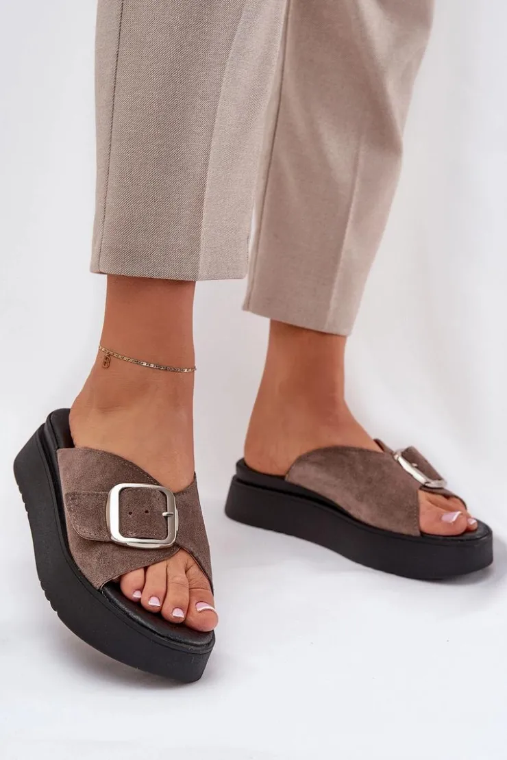 Hot Zazoo Zamszowe Klapki Damskie Z Klamrą Na Platformie 3019 Brązowe Brązowy