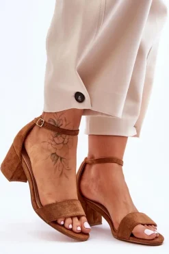 Discount Boto Zamszowe Klasyczne Sandały Na Niskim Obcasie Camel Honeymoon