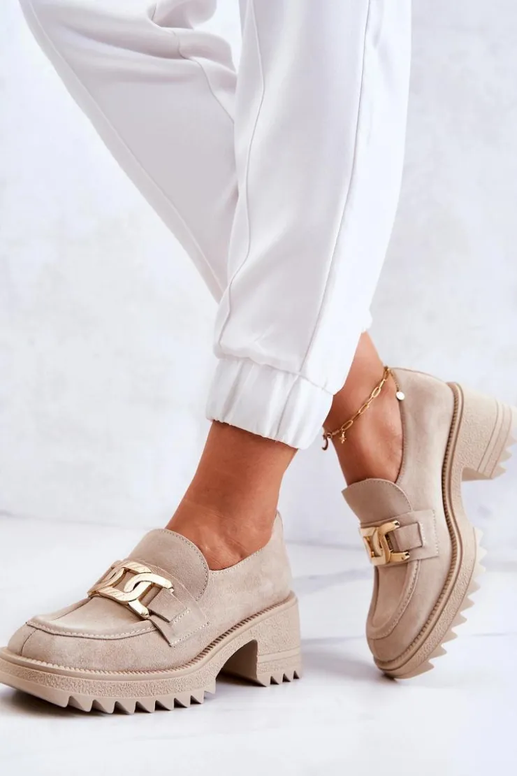 New Boto Zamszowe Półbuty Ze Złotą Ozdobą Jasnobeżowe Idealize