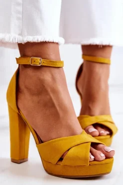 Outlet Boto Zamszowe Sandałki Na Słupku Żółte Lanelle