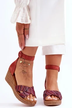 Outlet Maciejka Zamszowe Sandały Na Koturnie 04565-44 Czerwone