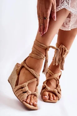 New Boto Zamszowe Wiązane Sandały Na Koturnie Beżowe Flavia Beżowy