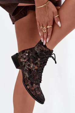 Damskie Maciejka Zamszowe Wzorzyste Botki Na Płaskim Obcasie 06391-02 Czarno-Złote