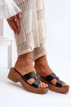 Outlet Zazoo 40412 Skórzane Eleganckie Klapki Damskie Ze Złotą Ozdobą Czarne Czarny