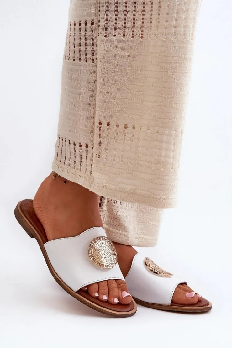 Best Zazoo 2938 Skórzane Klapki Na Płaskim Obcasie Z Ozdobą Białe Biały