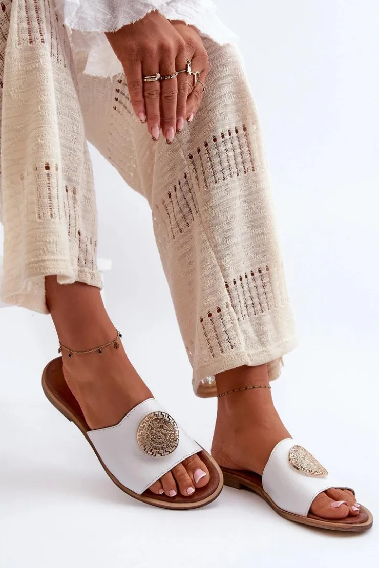 Best Zazoo 2938 Skórzane Klapki Na Płaskim Obcasie Z Ozdobą Białe Biały