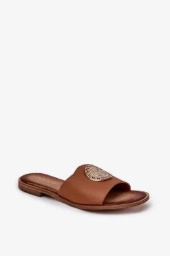 Outlet Zazoo 2938 Skórzane Klapki Na Płaskim Obcasie Z Ozdobą Camel Brązowy