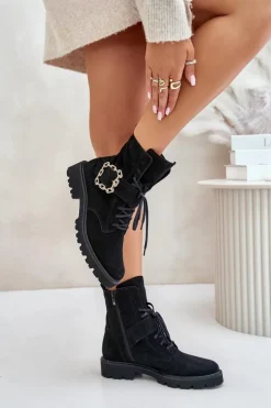 Damskie Zazoo 2951 Zamszowe Botki Z Ozdobną Klamrą Czarne