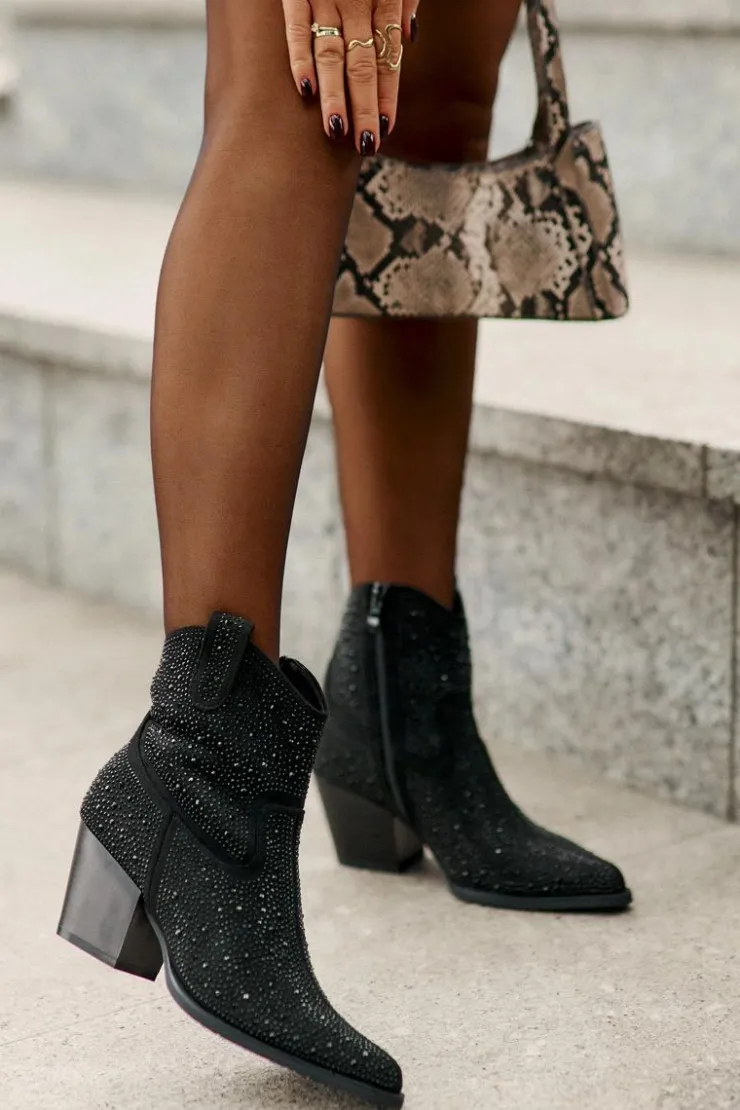 Clearance Damskie buty S.Barski Zdobione Botki Kowbojki Na Obcasie Z Noskami W Szpic S.Barski HY42-121 Czarne