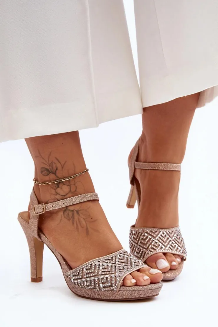 Sale D&A Zdobione Sandały Na Obcasie MR1038-44 Różowe Złoto Różowy